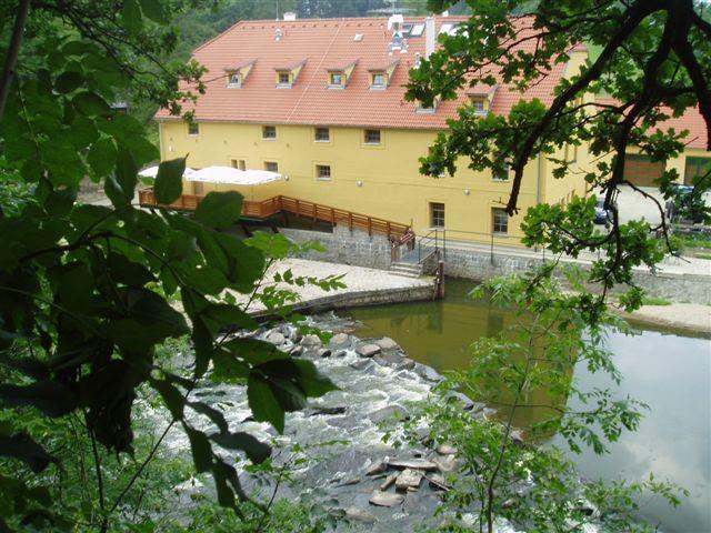 Penzion Dobre Casy Jindrichuv Hradec Luaran gambar